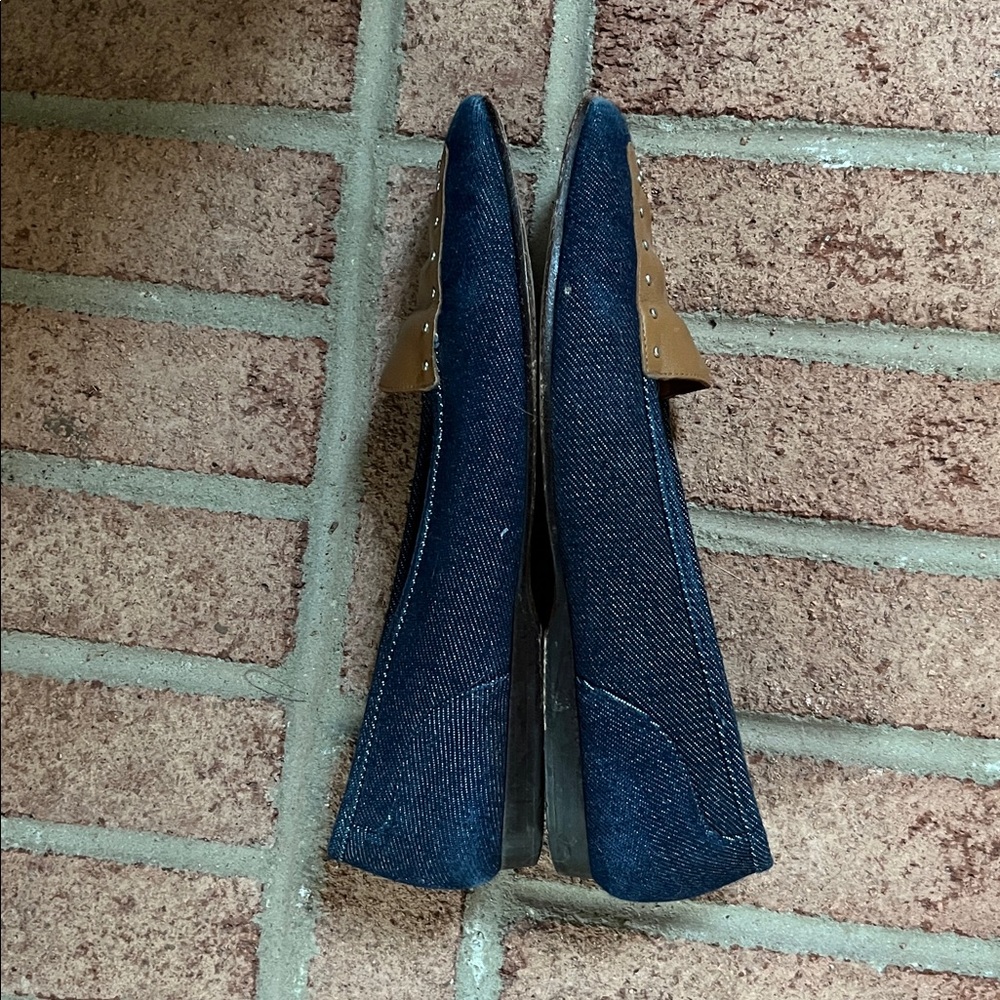 Enzo Angiolini Navy and Tan Loafers - Picture 6 of 9